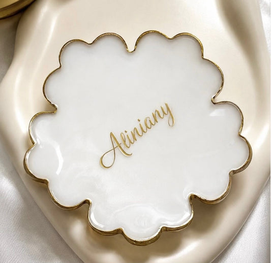 Personalised Resin Flower Bowl – Gold Flakes Jewellery Dish, Ring Holder & Elegant Wedding Favour