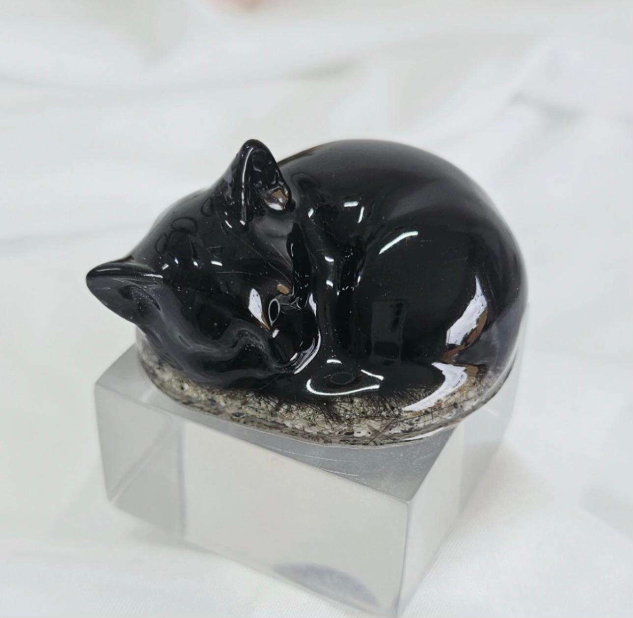 Personalised Cat Memorial Resin Figurine | Fur & Ash Keepsake