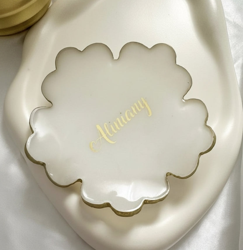 Personalised Resin Flower Bowl – Gold Flakes Jewellery Dish, Ring Holder & Elegant Wedding Favour