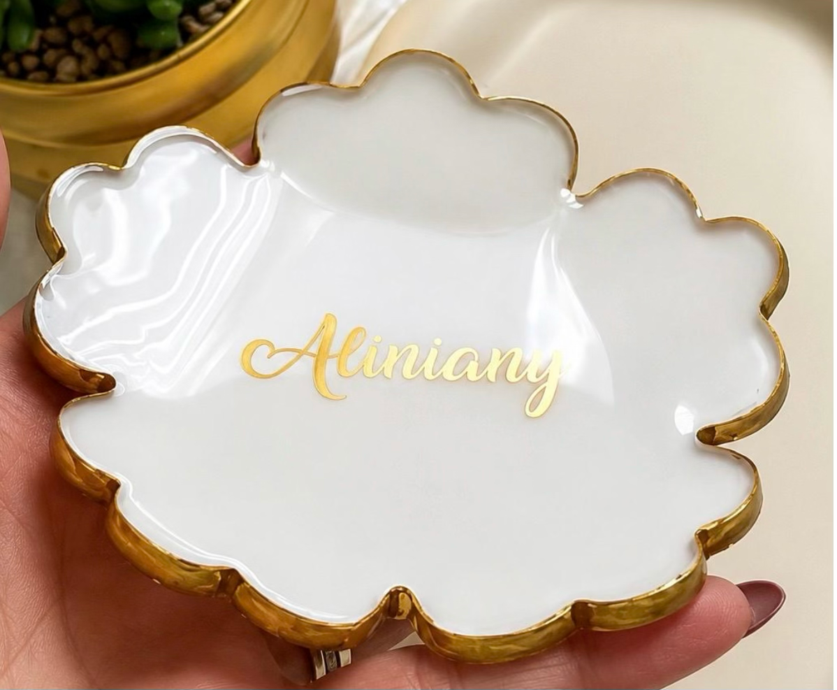 Personalised Resin Flower Bowl – Gold Flakes Jewellery Dish, Ring Holder & Elegant Wedding Favour