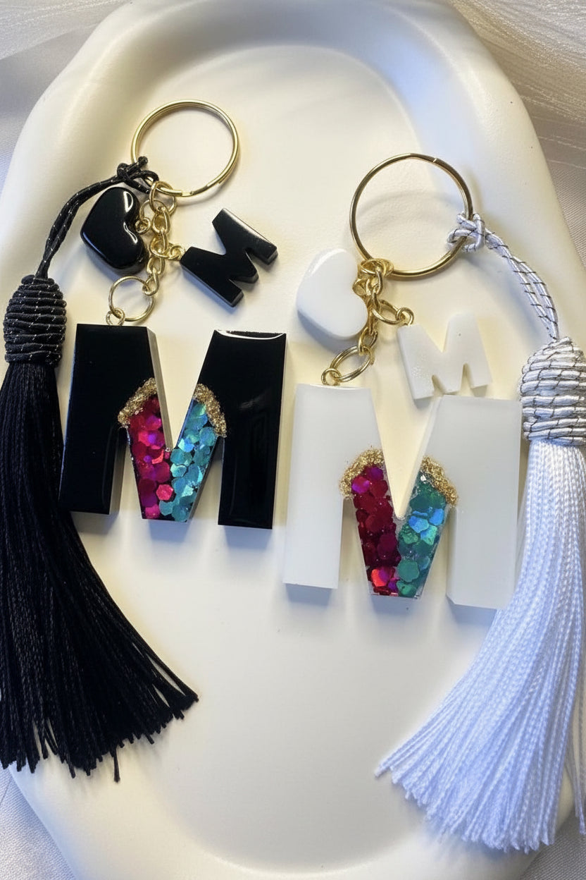 Personalised Geode Initial Letter Keychain – Black or White, Custom Name & Glitter Colours